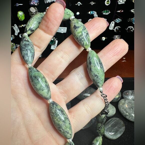 16" Vintage GSJ nephrite jade, pearl and sterling silver clasp necklace! - Picture 3 of 14